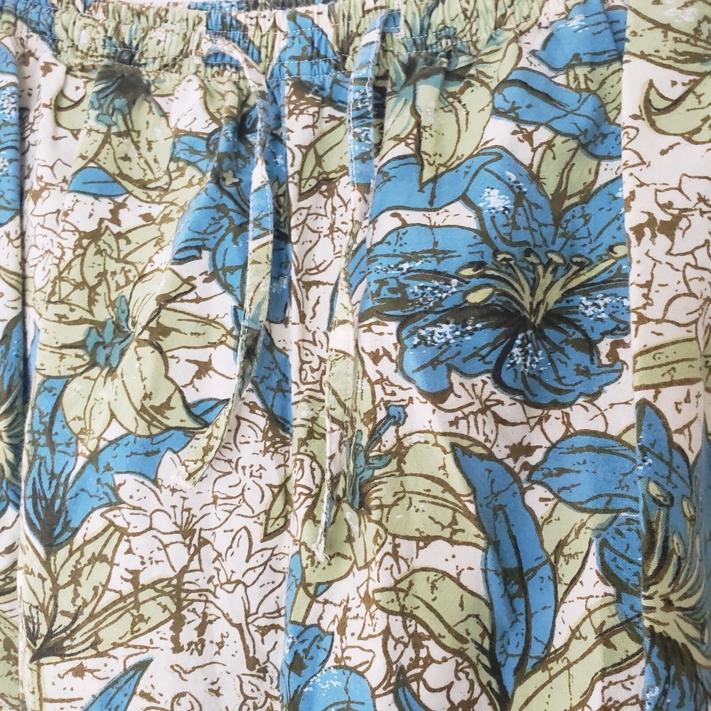 CM Shapes Gauzy Capri Pant Sz 1X Lily Print Vacation Beach‎ Boho Hippie Artsy - Picture 2 of 8